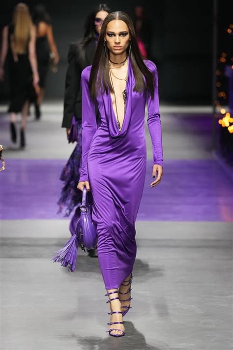 collezione vestiti versace|Vestiti Primavera Estate 2023: le tendenze dalla sfilata Versace.